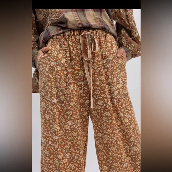 Floral Lace Trim Wide-Leg Bloomers - Picture 2 of 8